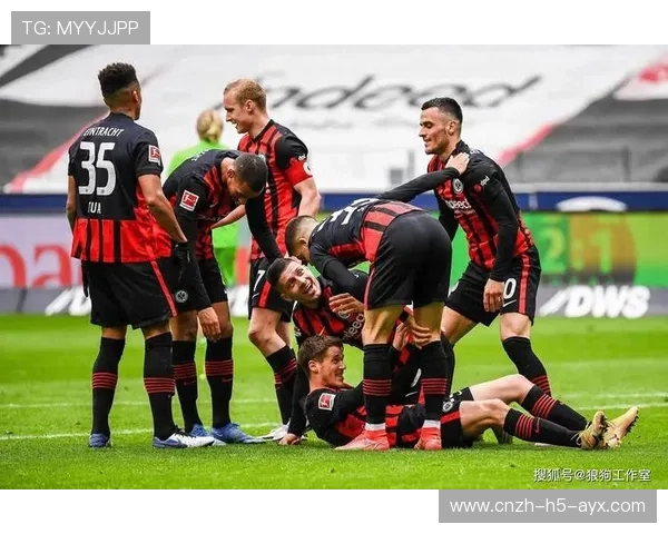 德甲勒沃库森前场压制强势,对方后防节节失守