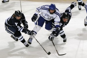 AYX体育官网-24分8失误！杜兰特成火箭输球罪魁祸首？乌度卡固执用人更致命，杜兰特 火箭 受伤